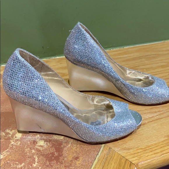 Shoes - Picture 2 of 4